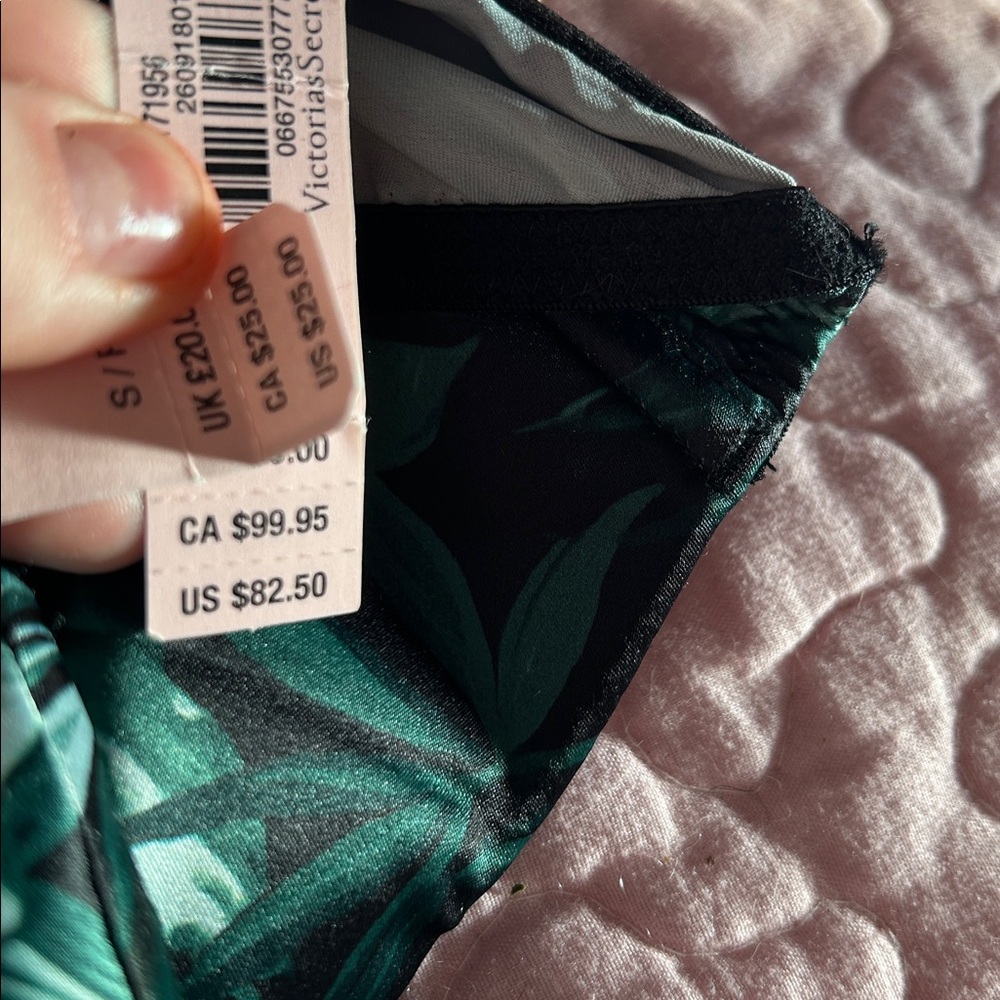Victoria’s Secret Lingerie Set - Picture 5 of 5